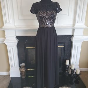 DECODE EVEVNING GOWN